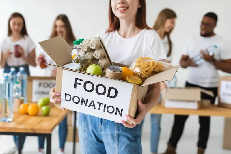 Donating to Local Food Bank Strengthens Community