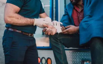 6 First Aid Tips for Handling Injuries in an Emergency